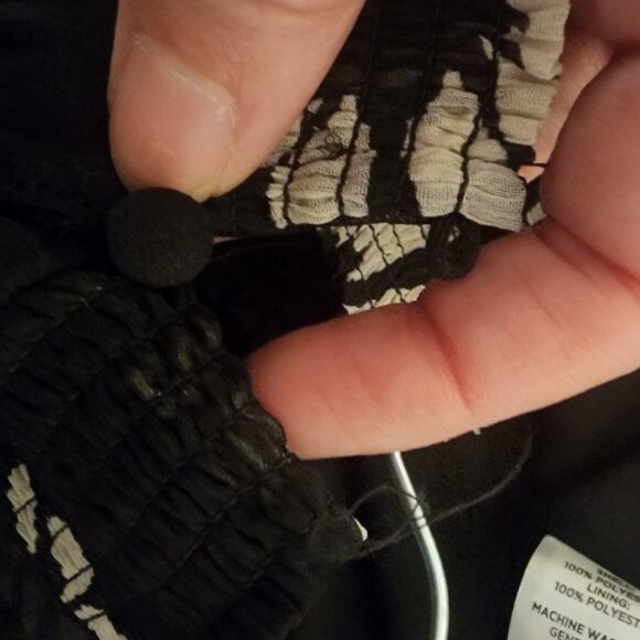 Halogen daisy print sleeveless pleated maxi dress Missing Button Large - Picture 12 of 12